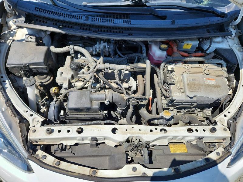 51109946 :رقم المزاد ، JTDKDTB34F1577705 vin ، 2015 Toyota Prius C مزاد بيع