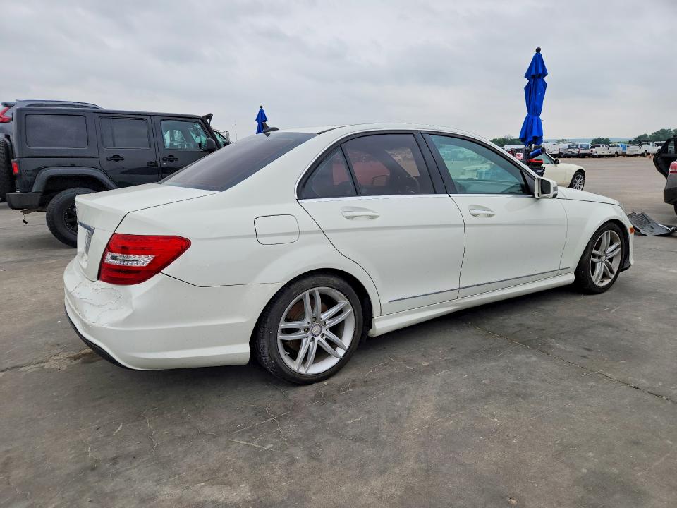 Продаж на аукціоні авто 2012 Mercedes-benz C, vin: WDDGF4HB8CR203010, номер лоту: 51593946