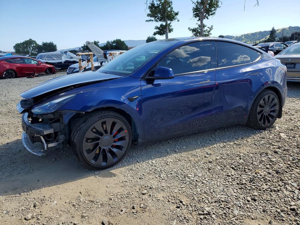 51524856 :رقم المزاد ، 7SAYGDEF2PF882399 vin ، 2023 Tesla Model Y مزاد بيع