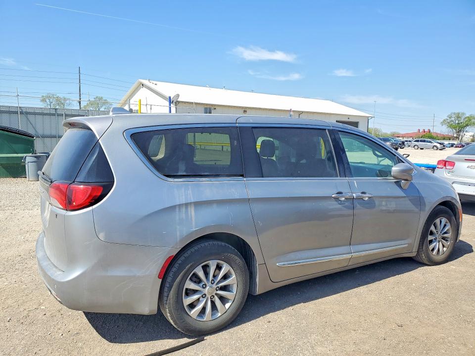 50636686 :رقم المزاد ، 2C4RC1BG5HR543912 vin ، 2017 Chrysler Pacifica مزاد بيع