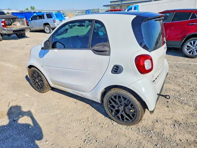Продаж на аукціоні авто 2016 Smart Fortwo, vin: WMEFJ5DA5GK057642, номер лоту: 49142986