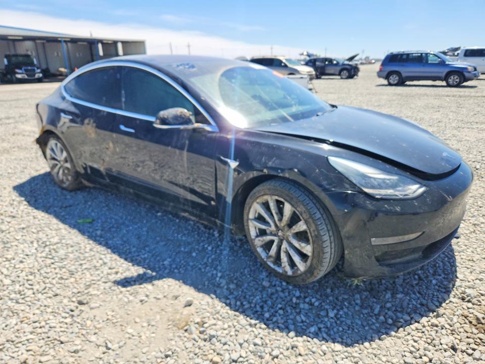 2018 Tesla Model 3 მანქანა იყიდება აუქციონზე, vin: 5YJ3E1EA3JF176243, აუქციონის ნომერი: 52926136