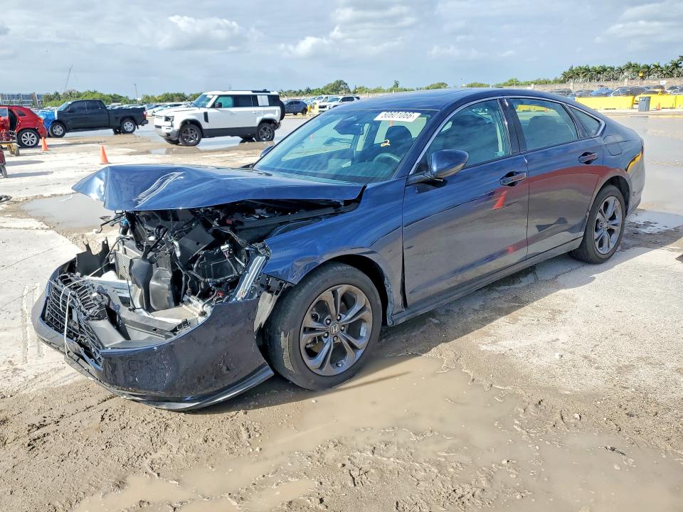 50601066 :رقم المزاد ، 1HGCY1F36RA064565 vin ، 2024 Honda Accord مزاد بيع