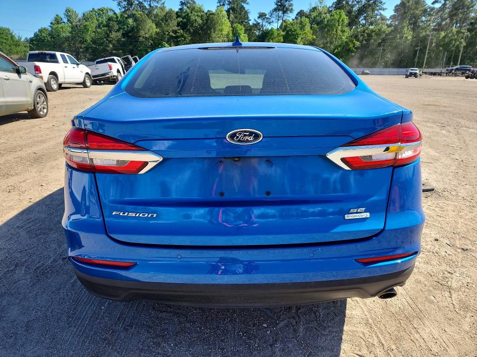 48951996 :رقم المزاد ، 3FA6P0HD5LR234657 vin ، 2020 Ford Fusion مزاد بيع