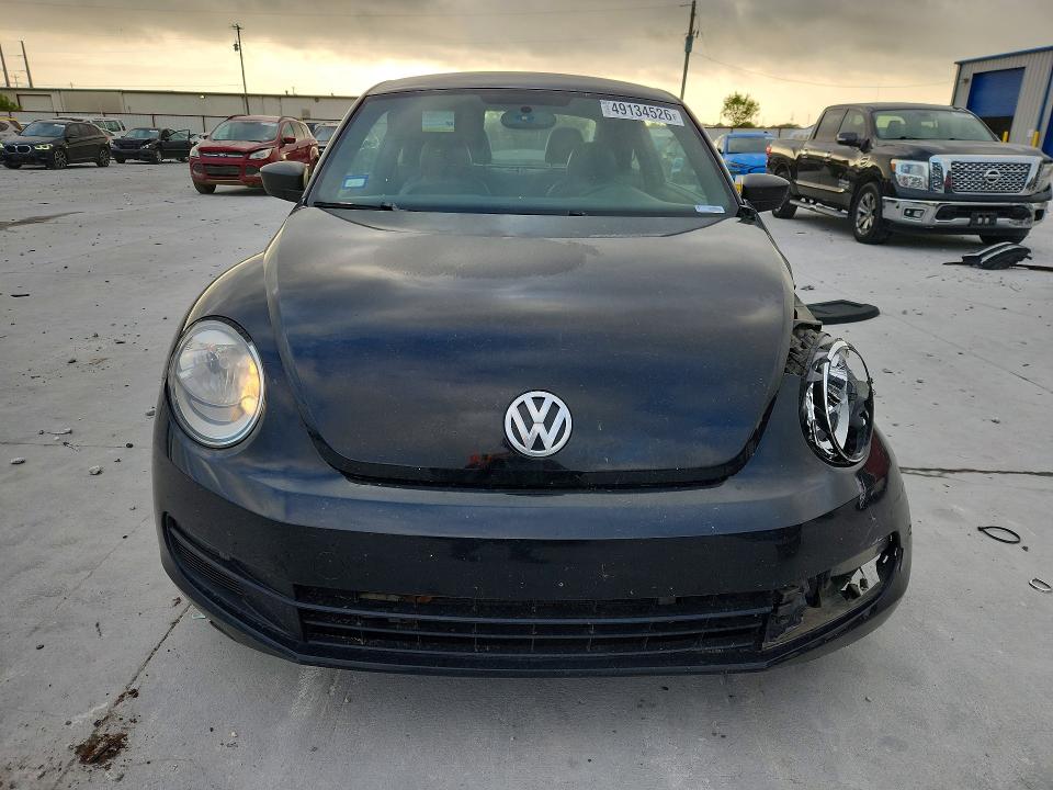 49134526 :رقم المزاد ، 3VWF17AT5FM623321 vin ، 2015 Volkswagen Beetle مزاد بيع
