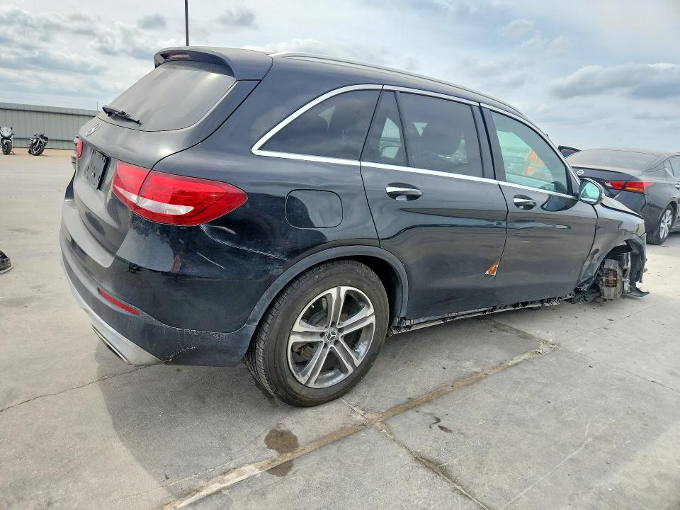 48469326 :رقم المزاد ، WDC0G4JB6HV011452 vin ، 2017 Mercedes-benz Glc مزاد بيع