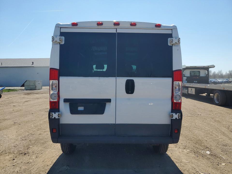 49284606 :رقم المزاد ، 3C6TRVAG4HE548945 vin ، 2017 Ram Promaster 1500 مزاد بيع