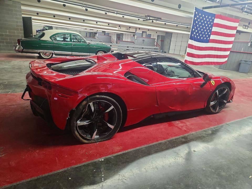 2022 Ferrari Sf 90 Spider მანქანა იყიდება აუქციონზე, vin: ZFF96NMA8N0276702, აუქციონის ნომერი: 49375516