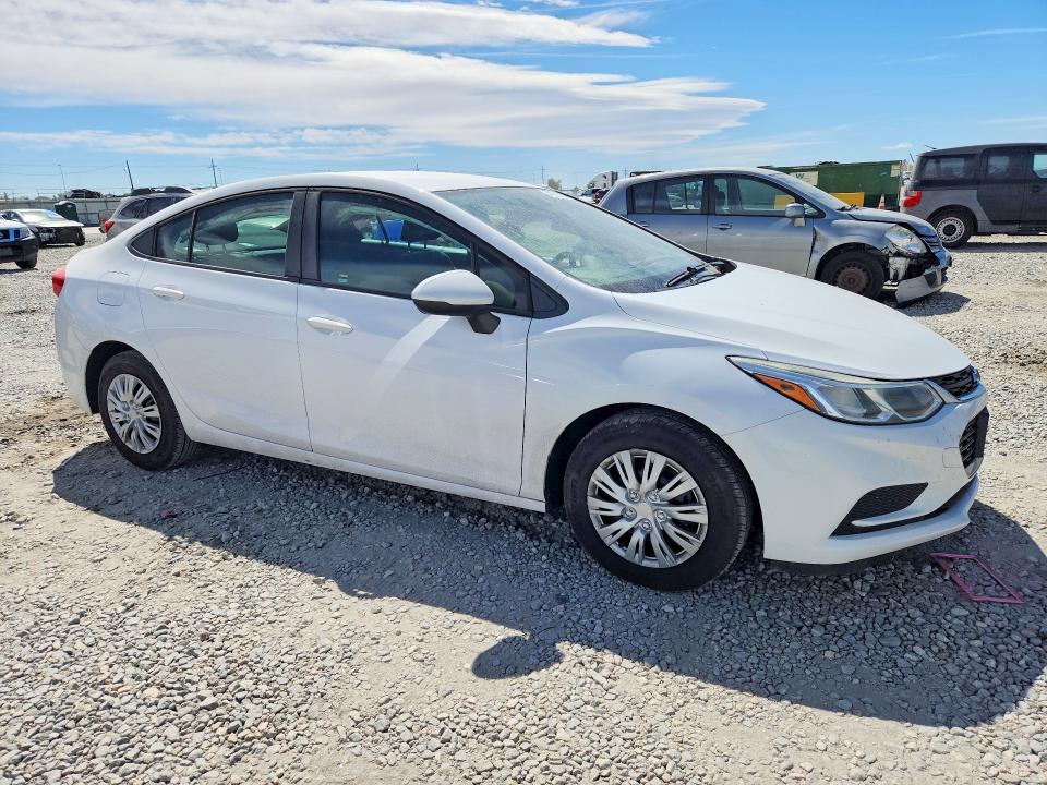 49995286 :رقم المزاد ، 1G1BC5SM2J7243999 vin ، 2018 Chevrolet Cruze مزاد بيع