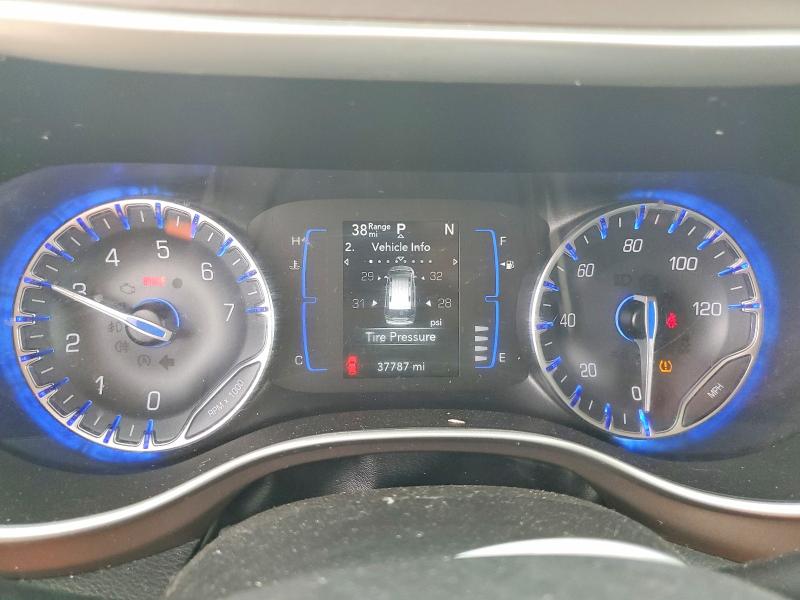 49509716 :رقم المزاد ، 2C4RC1CGXNR105381 vin ، 2022 Chrysler Voyager مزاد بيع