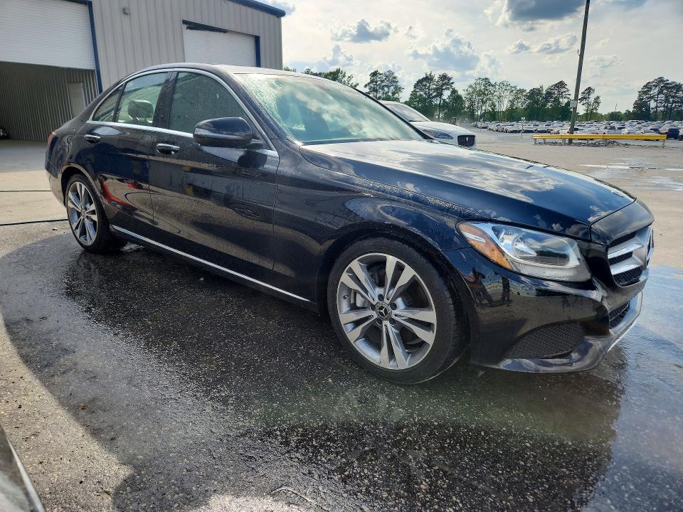 50322506 :رقم المزاد ، 55SWF4JB3JU250589 vin ، 2018 Mercedes-benz C مزاد بيع
