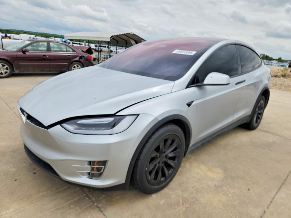 49955686 :رقم المزاد ، 5YJXCDE27HF051449 vin ، 2017 Tesla Model X مزاد بيع