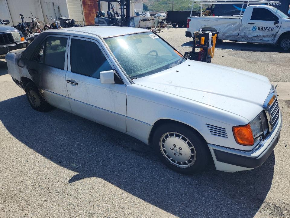 Продажа на аукционе авто 1993 Mercedes-benz 300, vin: WDBEB28E5PB981581, номер лота: 51041886