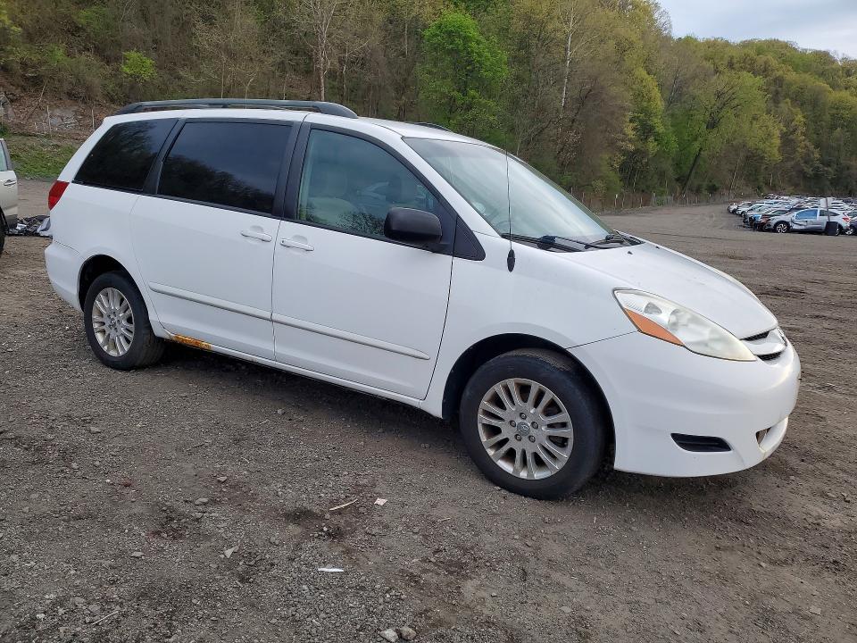 51332776 :رقم المزاد ، 5TDBK23CX7S008408 vin ، 2007 Toyota Sienna مزاد بيع