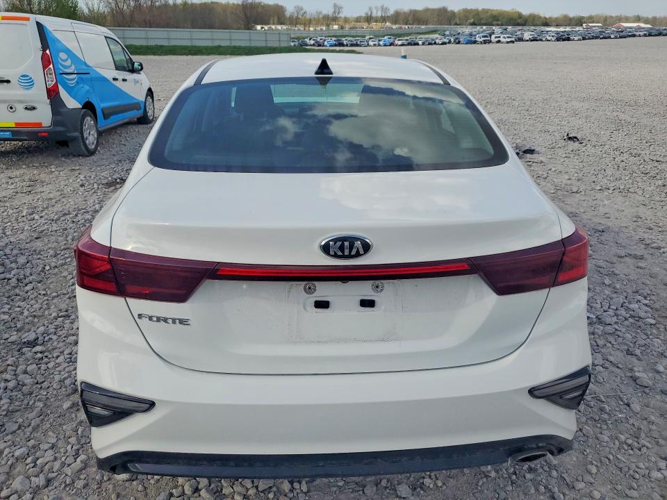 2021 Kia Forte მანქანა იყიდება აუქციონზე, vin: 3KPF24AD8ME365004, აუქციონის ნომერი: 51108056