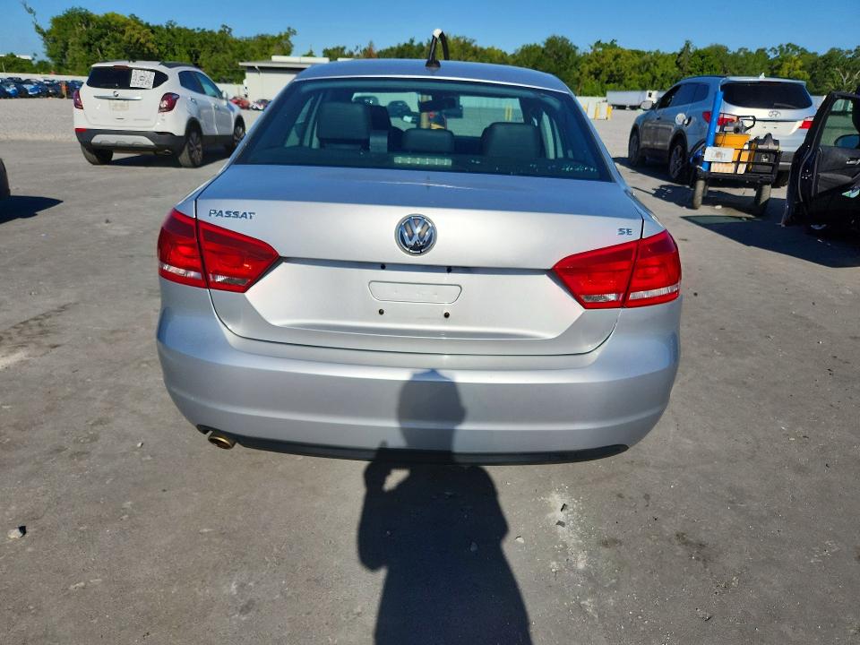 50121896 :رقم المزاد ، 1VWBH7A31DC129241 vin ، 2013 Volkswagen Passat مزاد بيع
