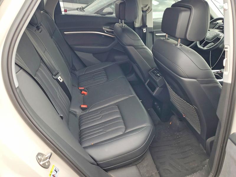 2022 Audi E-tron მანქანა იყიდება აუქციონზე, vin: WA13AAGE2NB010259, აუქციონის ნომერი: 49649566