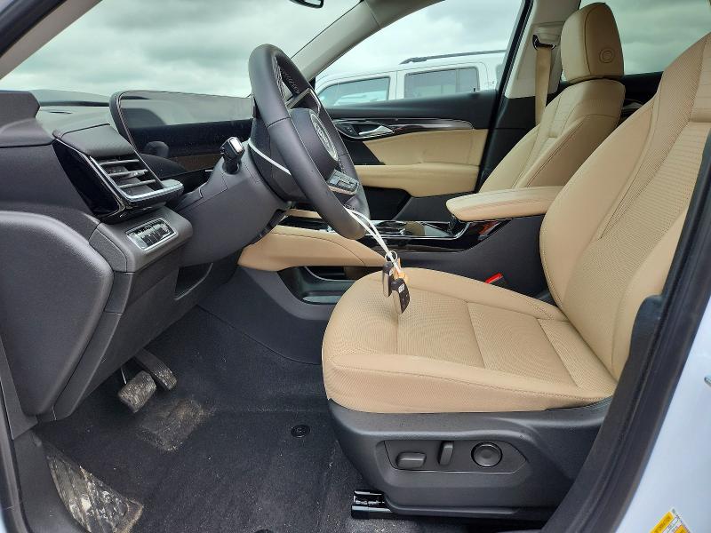 51527116 :رقم المزاد ، LRBFZKE45SD090618 vin ، 2025 Buick Envision مزاد بيع