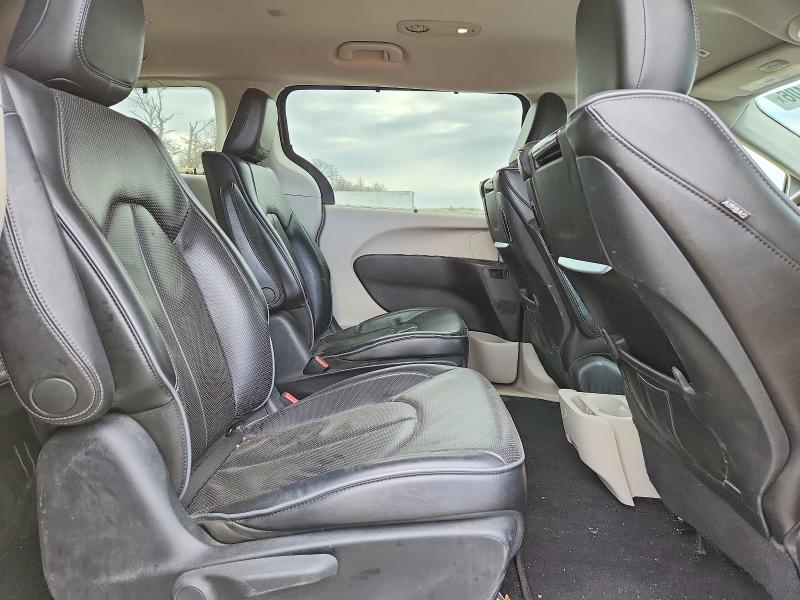 45887406 :رقم المزاد ، 2C4RC1N73JR157717 vin ، 2018 Chrysler Pacifica مزاد بيع
