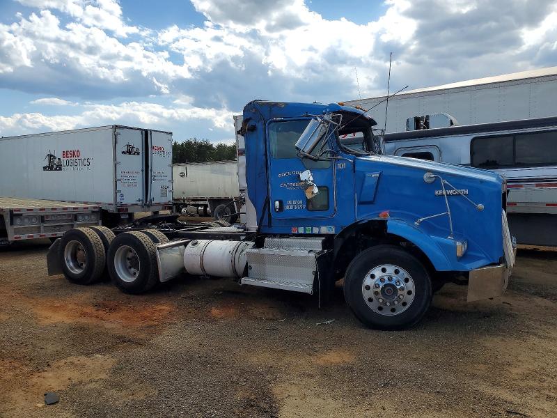 50419266 :رقم المزاد ، 1XKDD49X5GJ130121 vin ، 2016 Kenworth T800 مزاد بيع