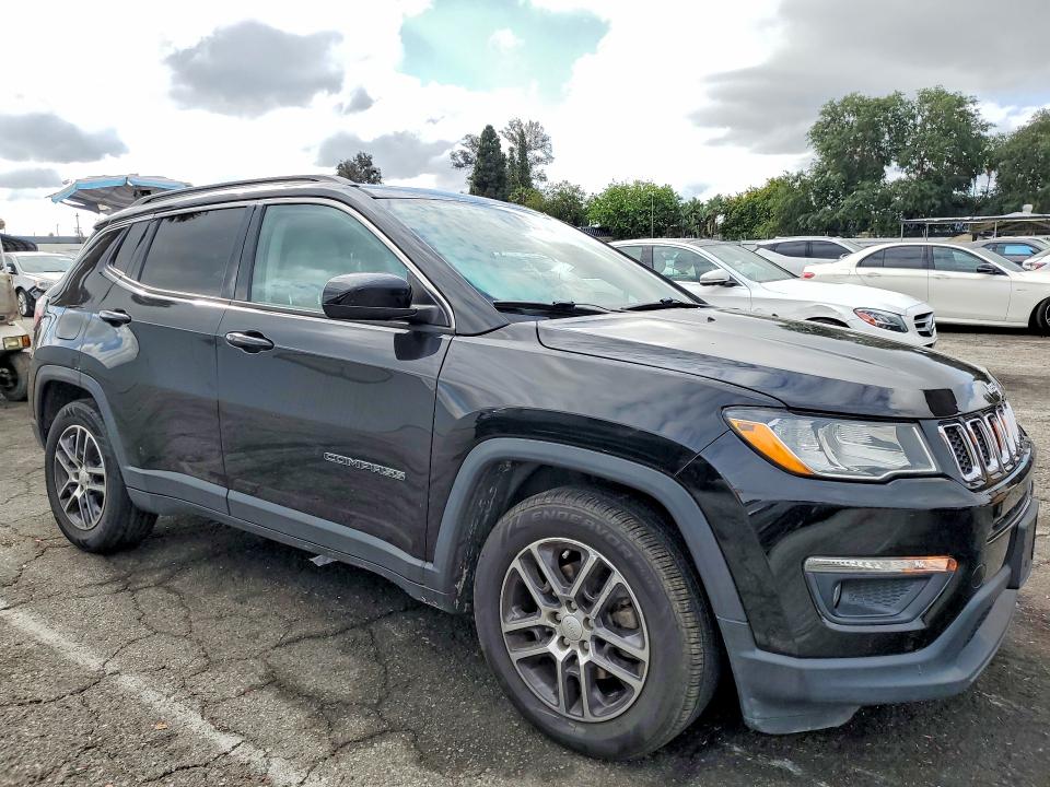 50399416 :رقم المزاد ، 3C4NJCBB8JT488556 vin ، 2018 Jeep Compass مزاد بيع