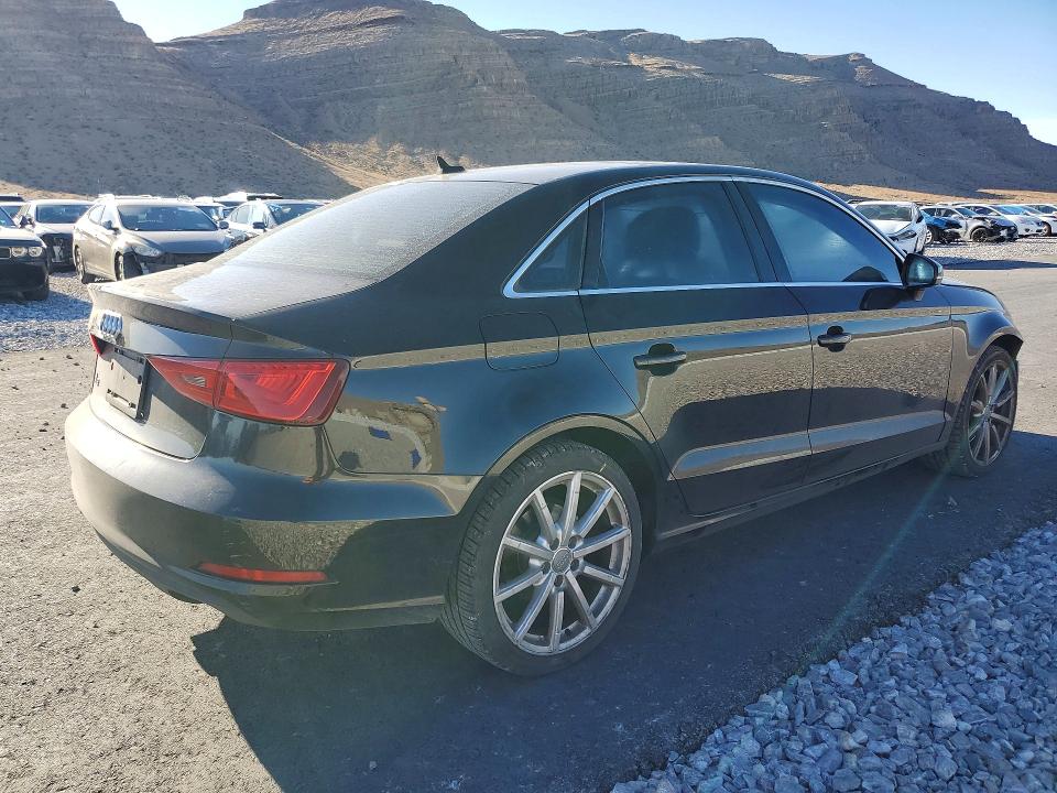 51202546 :رقم المزاد ، WAUCCGFF3F1004956 vin ، 2015 Audi A3 مزاد بيع