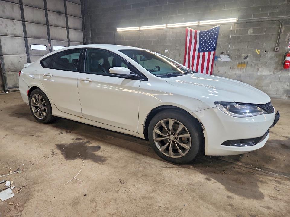 51339356 :رقم المزاد ، 1C3CCCDG6FN553751 vin ، 2015 Chrysler 200 مزاد بيع