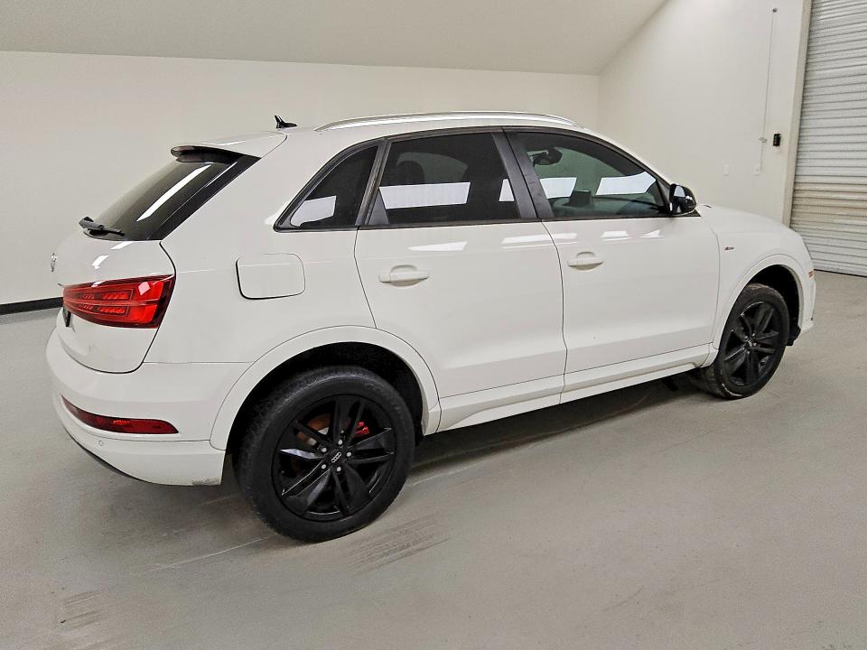 2018 Audi Q3 მანქანა იყიდება აუქციონზე, vin: WA1BCCFS3JR005775, აუქციონის ნომერი: 50075706