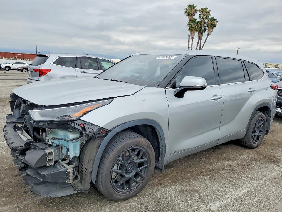 Auction sale of the 2022 Toyota Highlander, vin: 5TDBBRCH5NS558780, lot number: 50601896