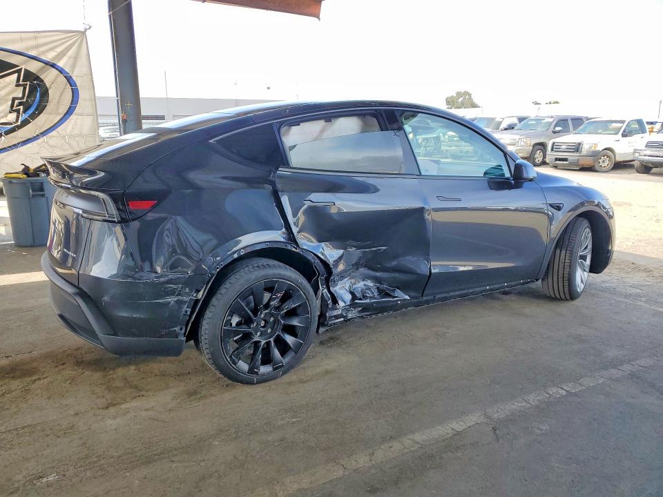 51200476 :رقم المزاد ، 7SAYGDEE1TF458391 vin ، 2026 Tesla Model Y مزاد بيع