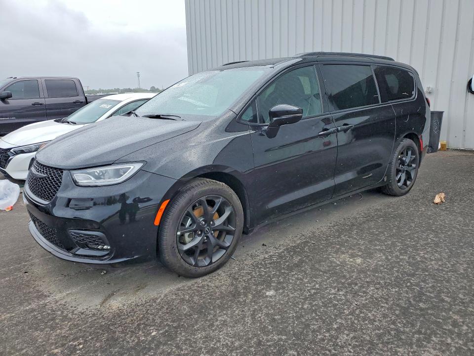 Auction sale of the 2026 Chrysler Pacifica, vin: 2C4RC1GG3TR170032, lot number: 49081986