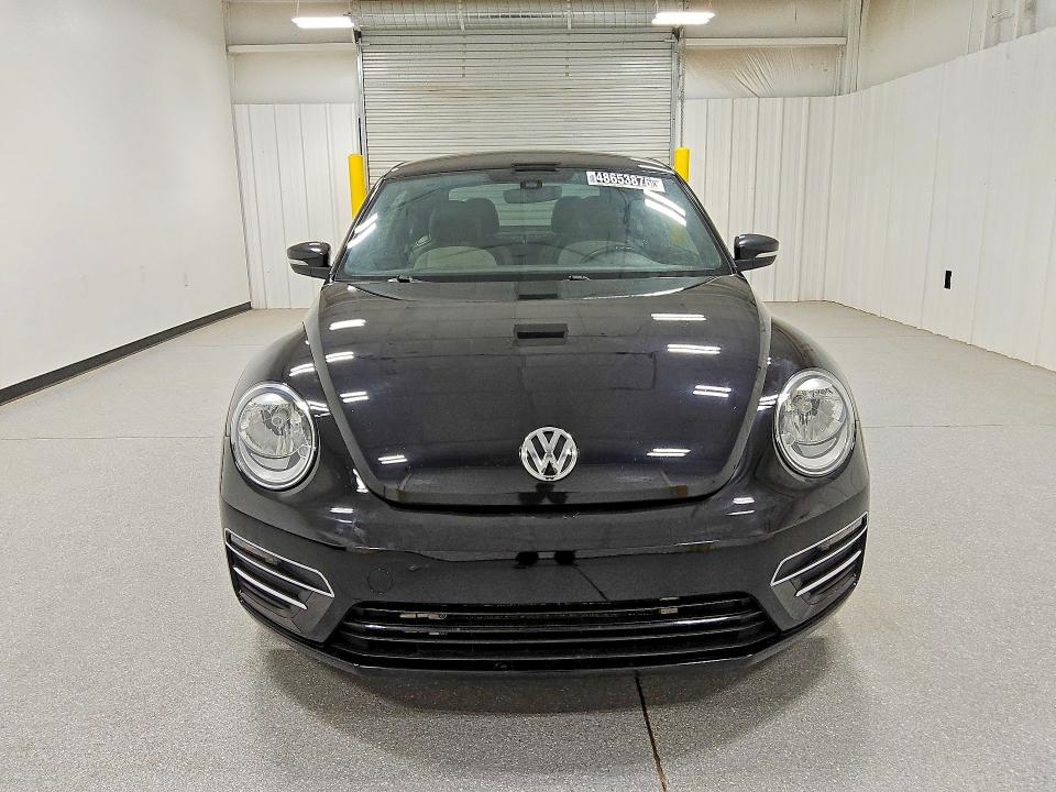 48653876 :رقم المزاد ، 3VWJ17AT0HM612496 vin ، 2017 Volkswagen Beetle مزاد بيع
