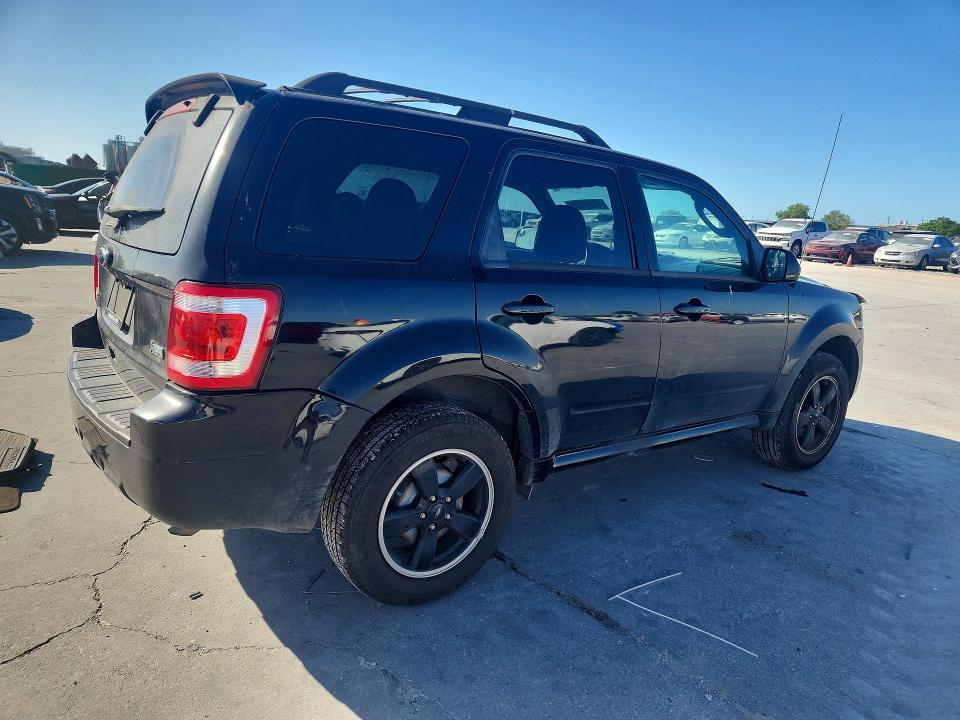 2010 Ford Escape მანქანა იყიდება აუქციონზე, vin: 1FMCU0DG7AKB54456, აუქციონის ნომერი: 49389826
