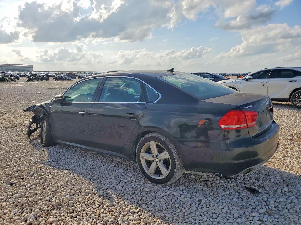 50652426 :رقم المزاد ، 1VWBP7A31DC085082 vin ، 2013 Volkswagen Passat مزاد بيع