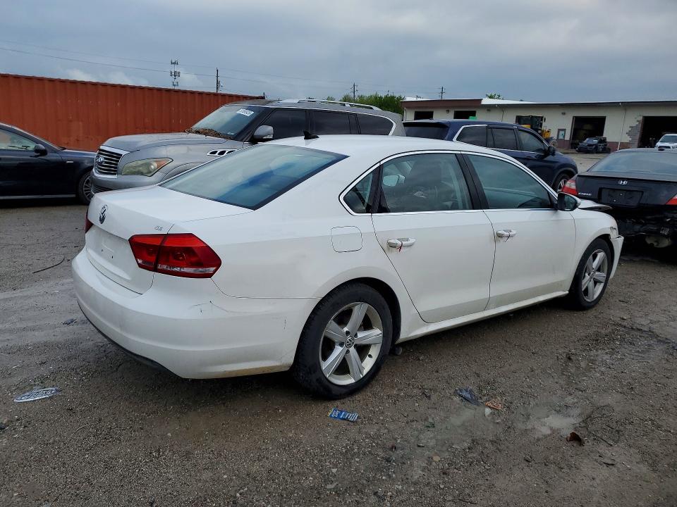 2012 Volkswagen Passat მანქანა იყიდება აუქციონზე, vin: 1VWBP7A3XCC010783, აუქციონის ნომერი: 51535136