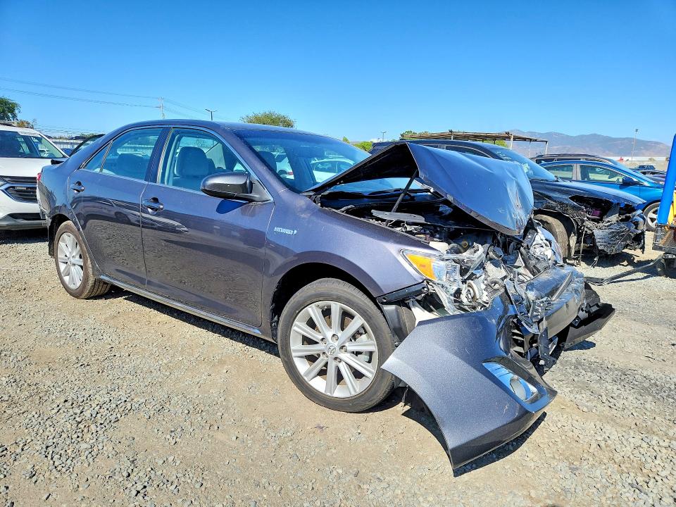 2014 Toyota Camry Hybrid მანქანა იყიდება აუქციონზე, vin: 4T1BD1FK6EU100773, აუქციონის ნომერი: 49587166