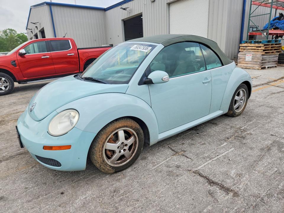 50347936 :رقم المزاد ، 3VWRF31YX6M310980 vin ، 2006 Volkswagen New Beetle مزاد بيع