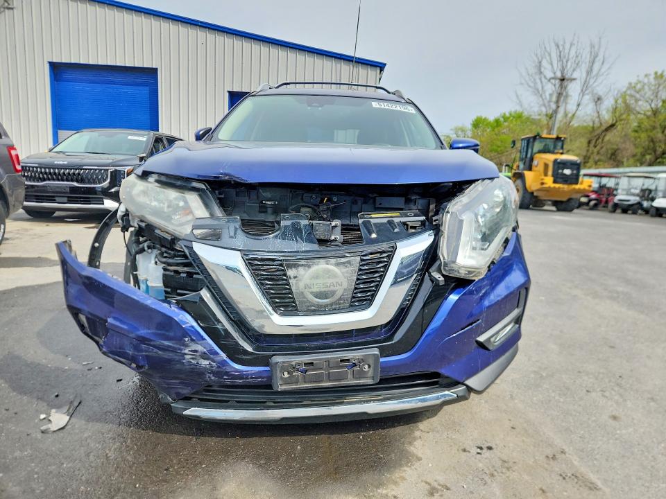 Продаж на аукціоні авто 2017 Nissan Rogue, vin: JN8AT2MV7HW025228, номер лоту: 51422196