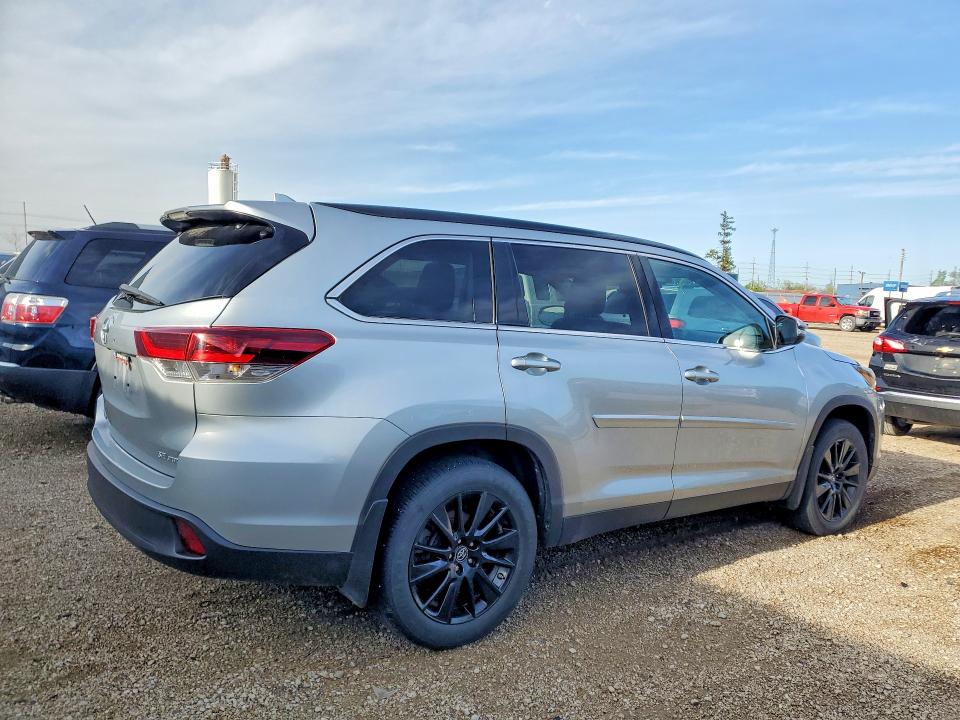Продаж на аукціоні авто 2019 Toyota Highlander, vin: 5TDJZRFH6KS599529, номер лоту: 51098786