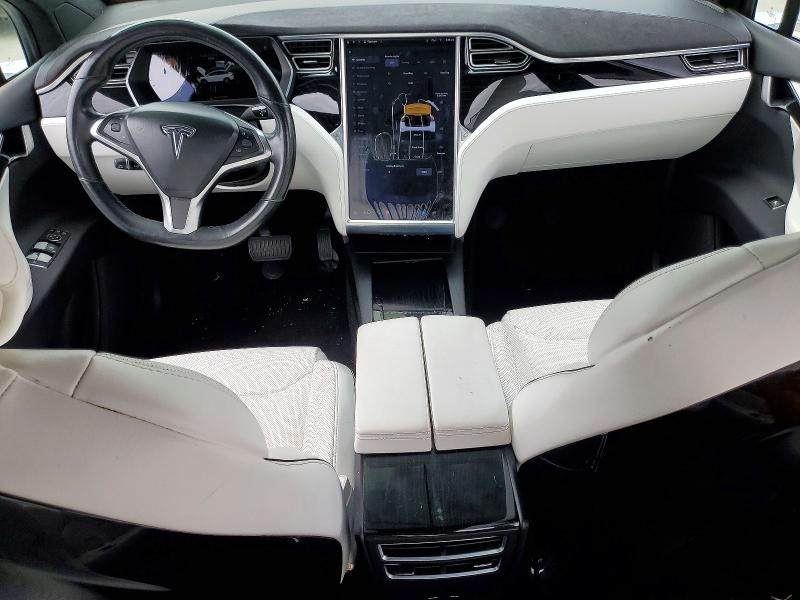 51017386 :رقم المزاد ، 5YJXCBE24GF012790 vin ، 2016 Tesla Model X مزاد بيع
