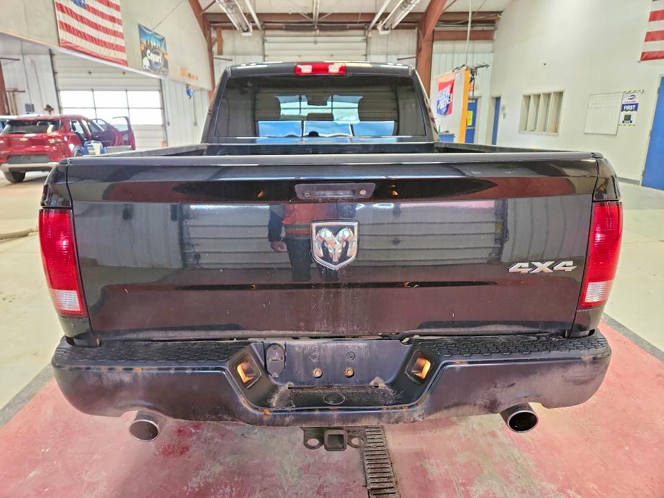 49920376 :رقم المزاد ، 1C6RR7FT0JS200770 vin ، 2018 Ram 1500 مزاد بيع