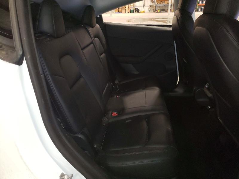 48980986 :رقم المزاد ، 5YJYGDEE3MF188188 vin ، 2021 Tesla Model Y مزاد بيع