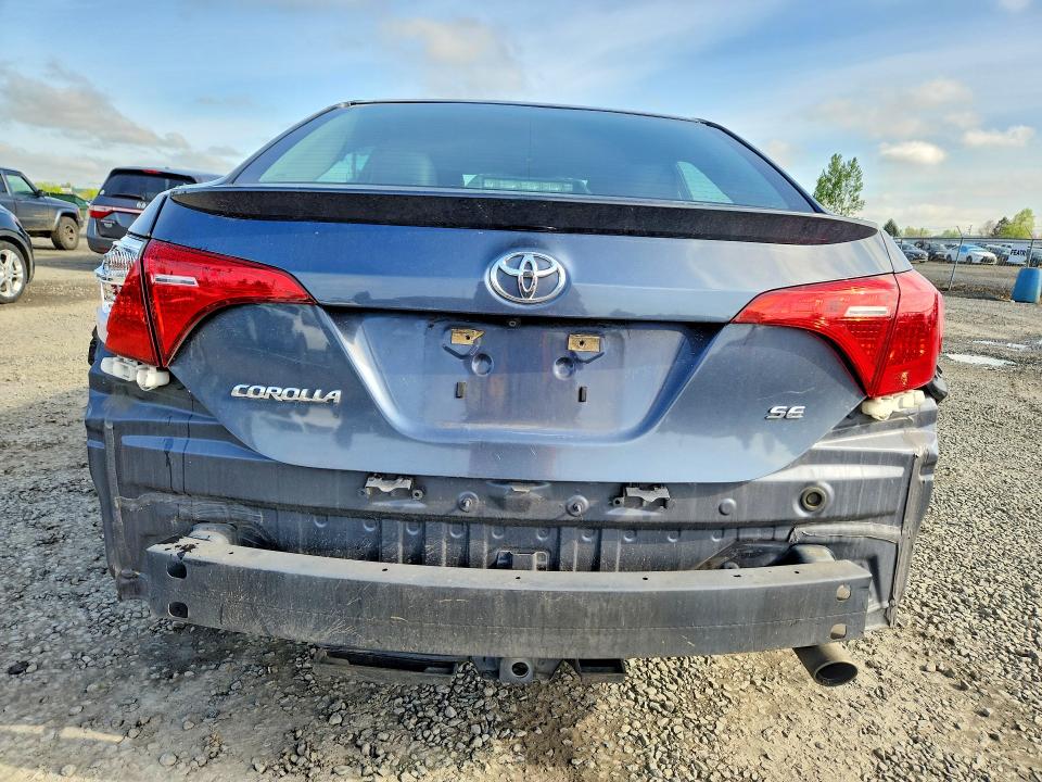 49677786 :رقم المزاد ، 5YFBURHE2HP575686 vin ، 2017 Toyota Corolla مزاد بيع