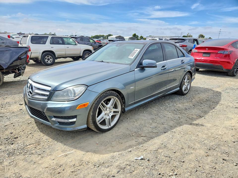 50006816 :رقم المزاد ، WDDGF4HB7CR207937 vin ، 2012 Mercedes-benz C مزاد بيع