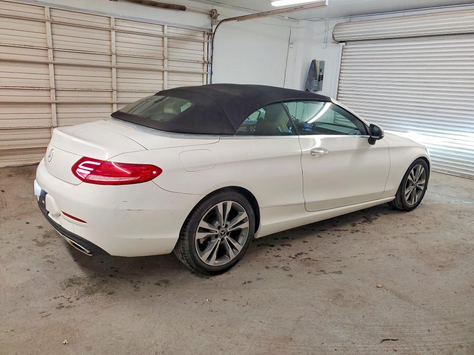 51138526 :رقم المزاد ، WDDWK4JB4JF612041 vin ، 2018 Mercedes-benz C مزاد بيع