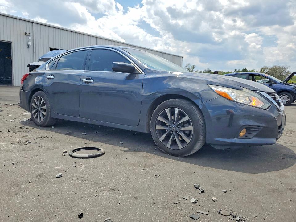 2017 Nissan Altima მანქანა იყიდება აუქციონზე, vin: 1N4AL3AP3HC273331, აუქციონის ნომერი: 51276526