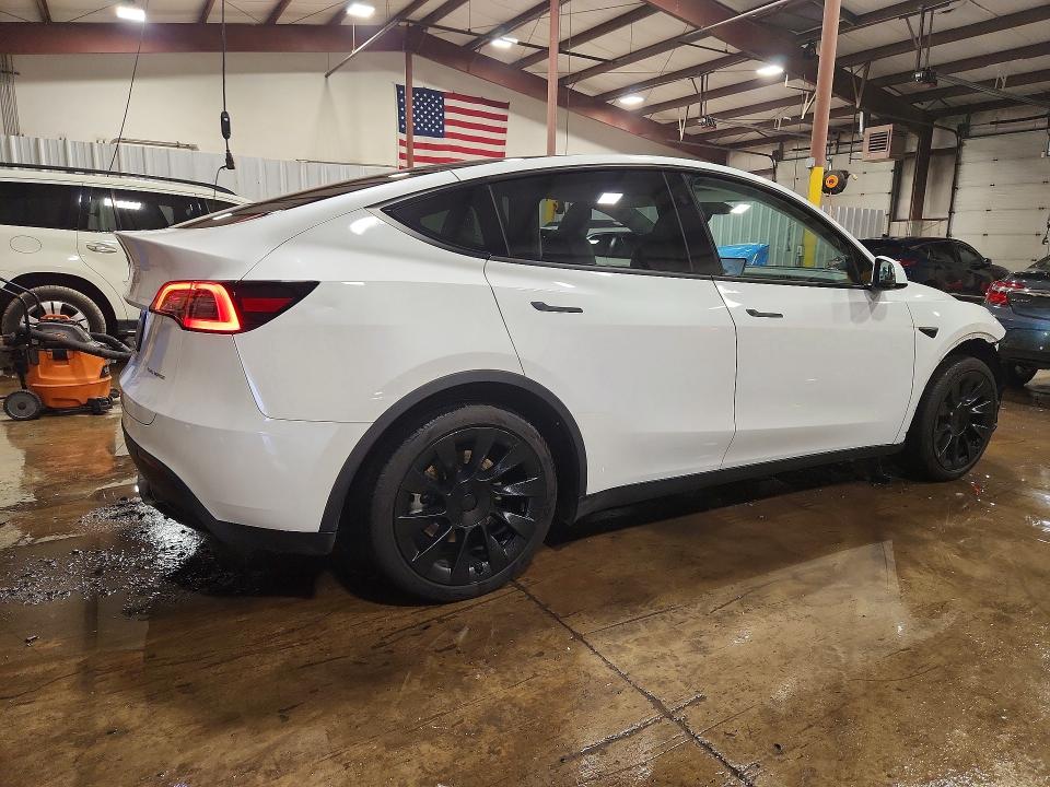 2024 Tesla Model Y მანქანა იყიდება აუქციონზე, vin: 7SAYGAEE4RF176558, აუქციონის ნომერი: 51104076