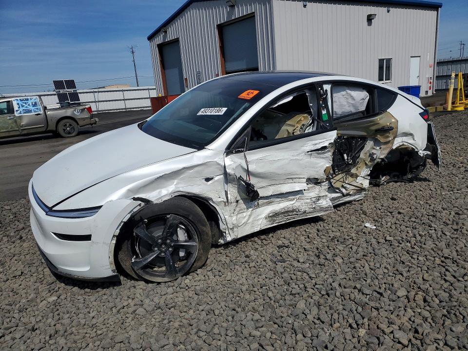 49310186 :رقم المزاد ، 7SAYGDEE7TF363205 vin ، 2026 Tesla Model Y مزاد بيع
