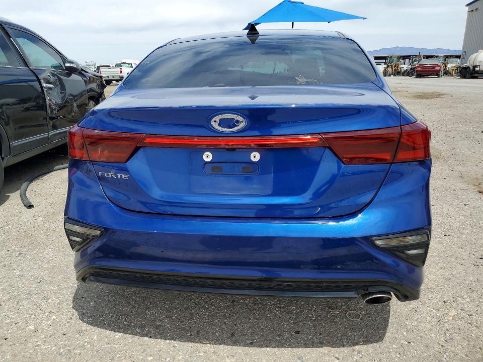 2021 Kia Forte მანქანა იყიდება აუქციონზე, vin: 3KPF24AD8ME412581, აუქციონის ნომერი: 50180776