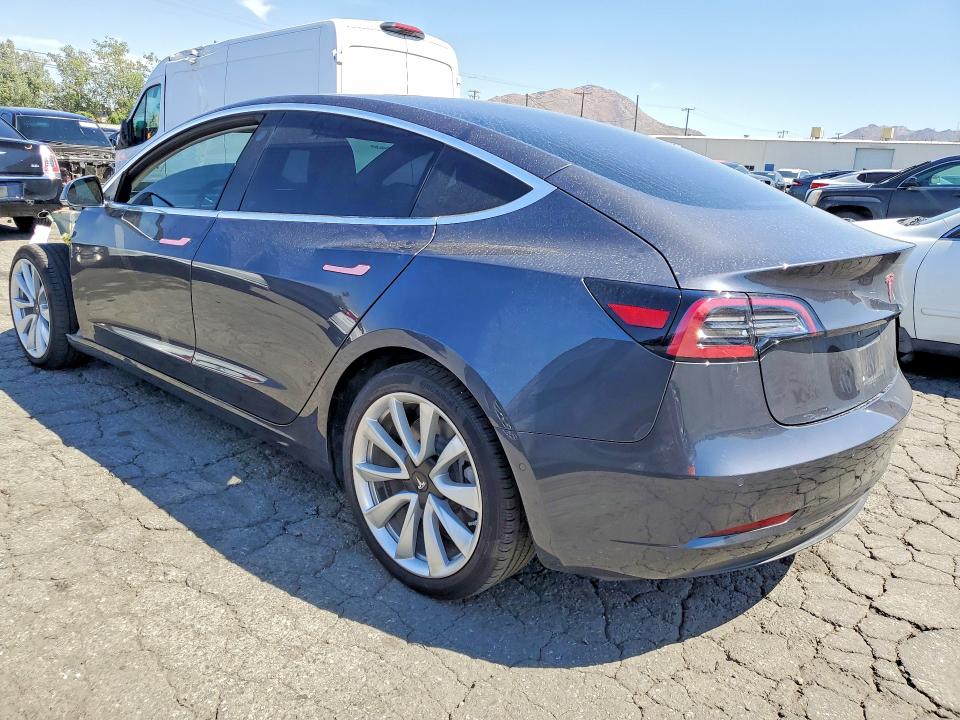 48086086 :رقم المزاد ، 5YJ3E1EA5JF059540 vin ، 2018 Tesla Model 3 مزاد بيع